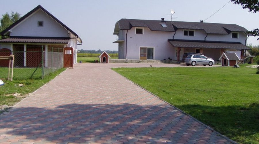 Prodajem kucu - 3