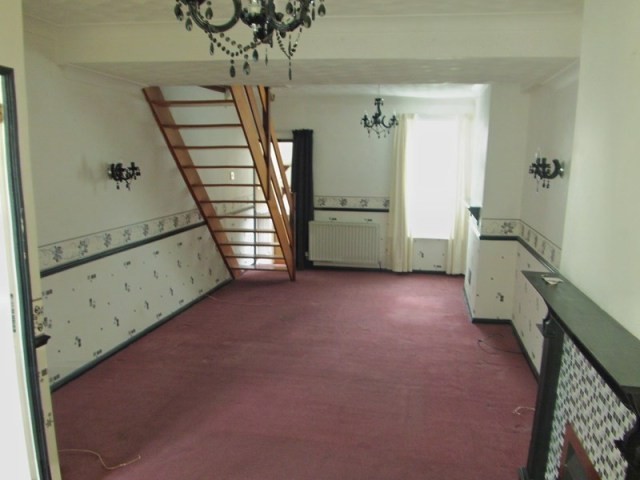 2 bedroom house in SHEERNESS - 2