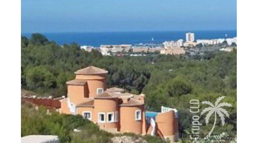 Newly built Villa for sale in Javea on a well located plot..