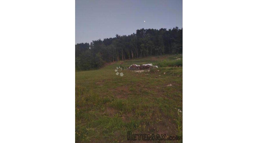 Građevinska parcela s idejnim projektom na mirnoj lokaciji