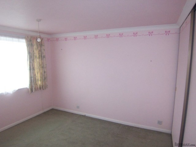 3 bedroom house in Minster On Sea.. - 2