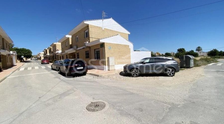 NEW LISTING TO VOSS HOMES - Larger than average (124m2).. - 5