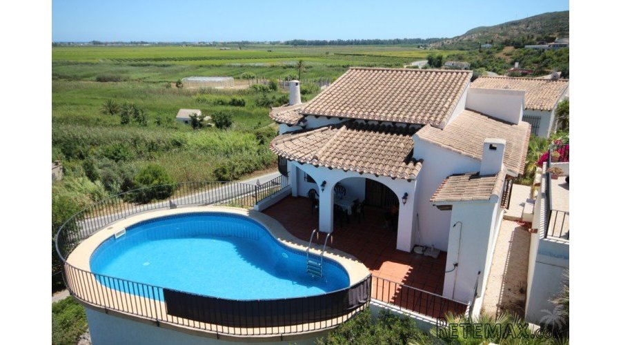 Charming villa with private pool and open views over the..