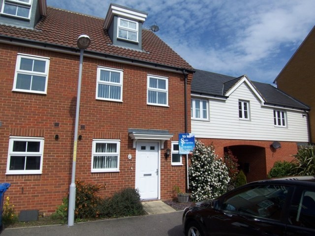 3 bedroom house in Minster On Sea..