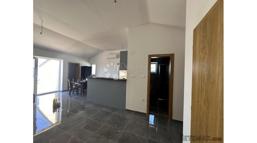 Kuća sa 6 apartmana 550m2 u blizini mora - 2