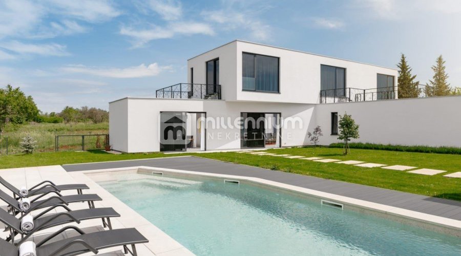 Istra, Bale, moderna vila s bazenom