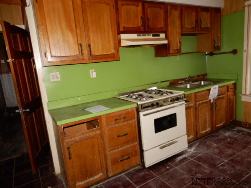 37 Christoph Avenue Trenton, NJ, 08618.. - 2