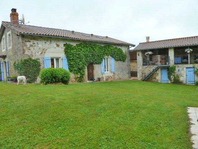 Beautifully Renovated 4 Bedroomed..