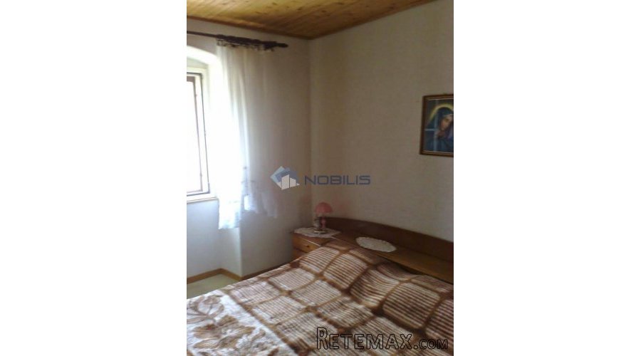Brač, Pučišća, 2 kuće 270m2 + 30 m2, parcela 370m2 - 11