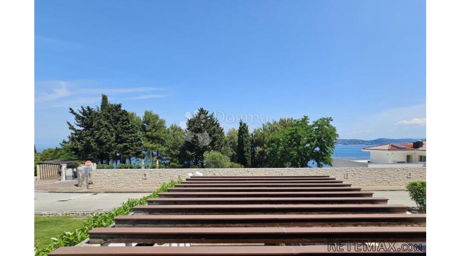 Pogled more, prostrani stan