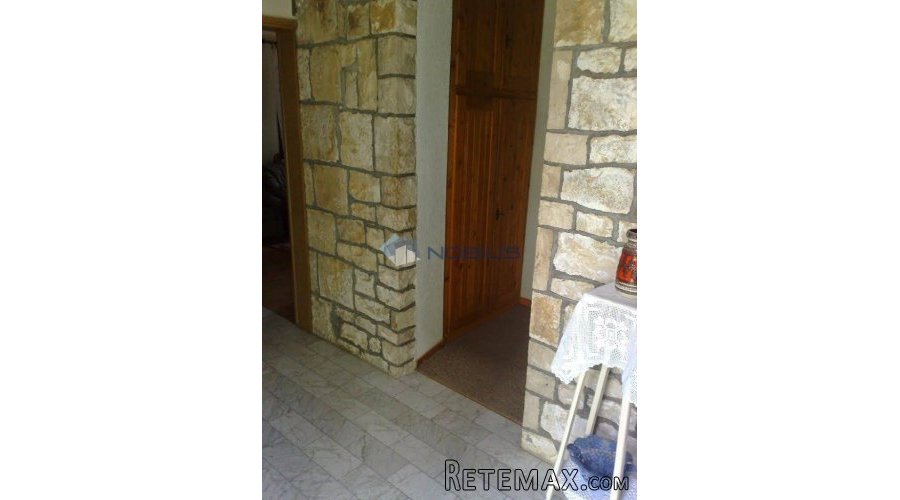 Brač, Pučišća, 2 kuće 270m2 + 30 m2, parcela 370m2 - 13