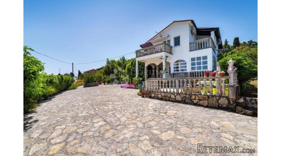 TOP INVESTICIJA: Kuća s pogledom na more i 4 stambene jedini - 2