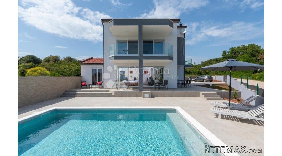 Luksuzna vila s bazenom - 500 m od mora