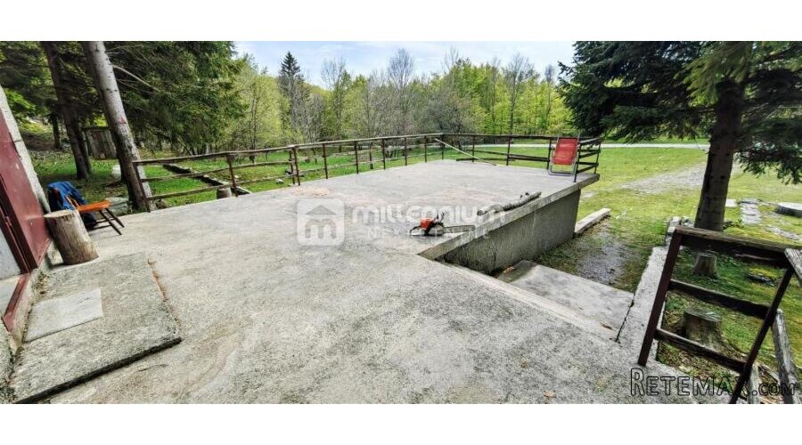 Platak, 40m2, vikendica s 7.611m2 okućnice - 5