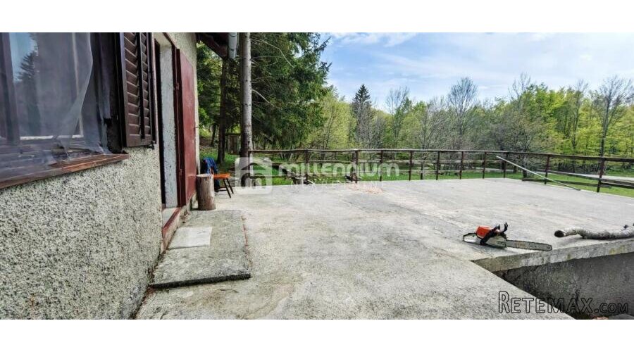 Platak, 40m2, vikendica s 7.611m2 okućnice - 6