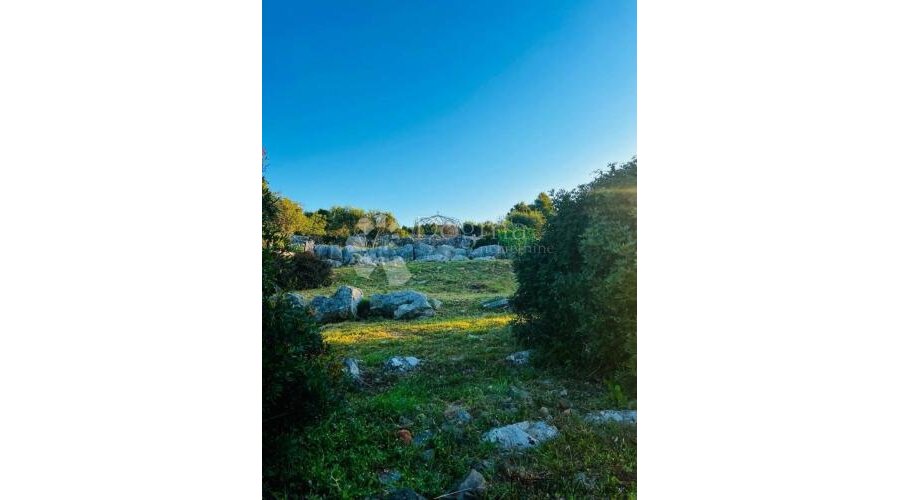 Kuća Šolta sa građevinskim zemljištem 2850m2 - 2