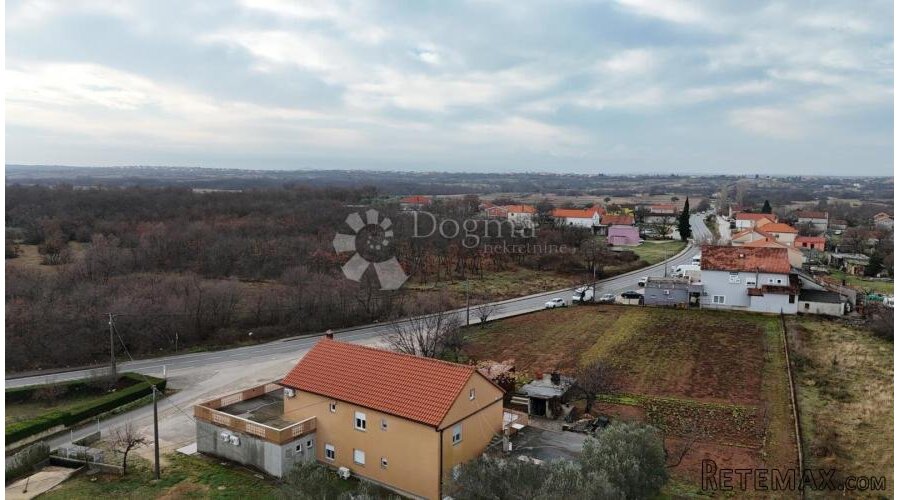 Poličnik-Lovinac kraj Zadra, građevinsko zemljište