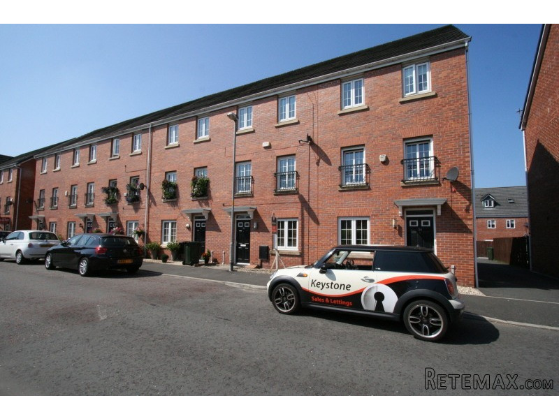 Tangmere Avenue, Hopwood, Heywood - 2
