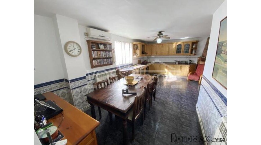 NEW & EXCLUSIVE TO VOSS HOMES - A spacious, 2 storey, 3.. - 8