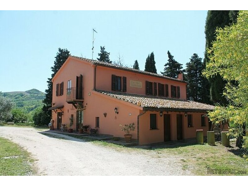 Restored Farmhouse Close To Urbino..