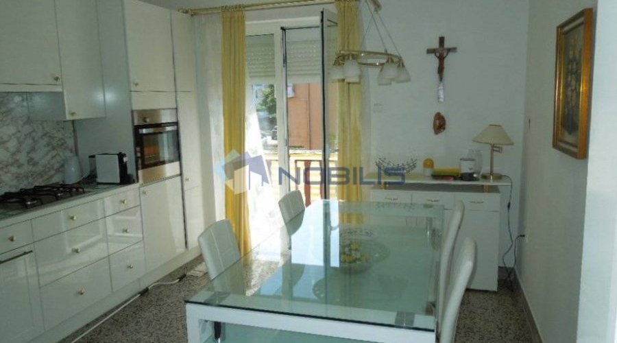 Zadar, Biograd n/M, 200m2 okućnice, 215m2 kuća - 3