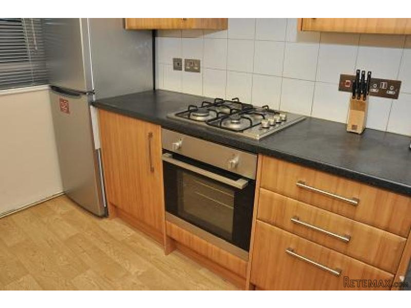 Twin with 2 single bed near Maida Vale..