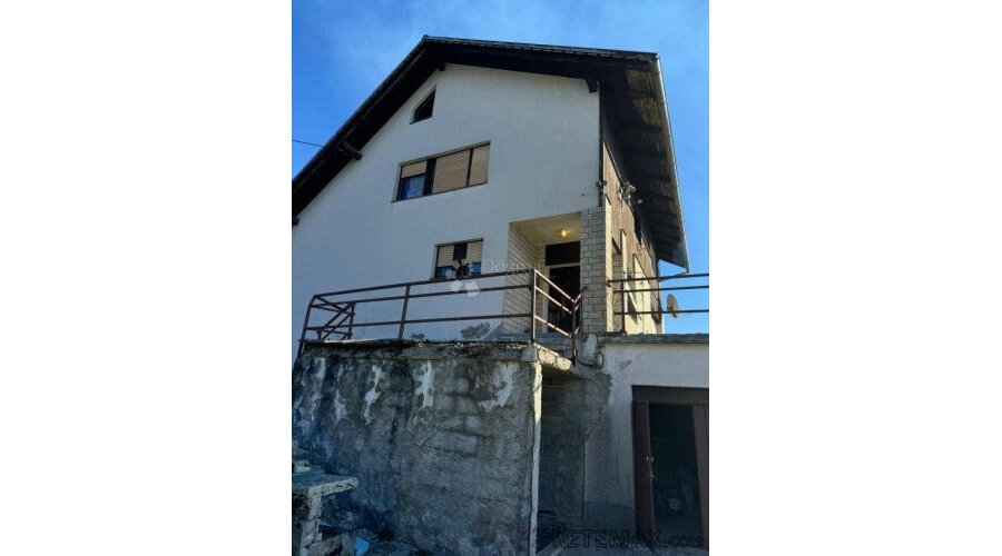 Kuća na najboljoj poziciji sa projektom za stambeno poslovni - 2