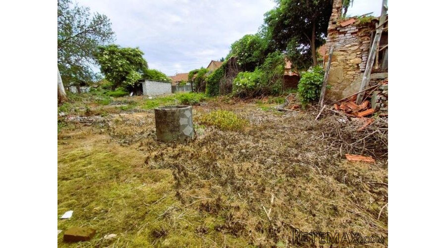 Građevinsko zemljište 1126m2 u Kelemenu - 2