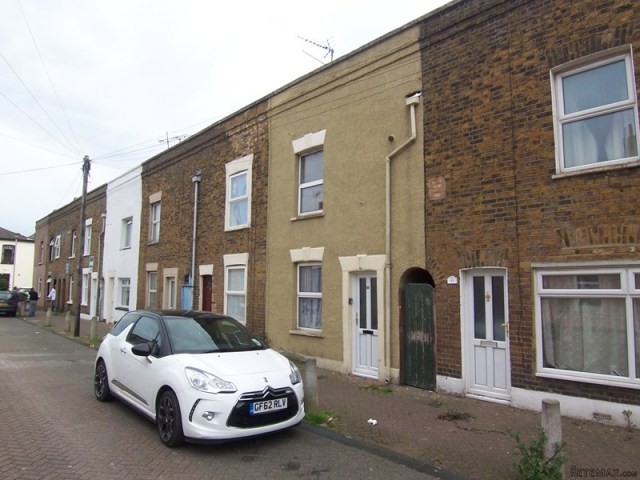 2 bedroom house in SHEERNESS
