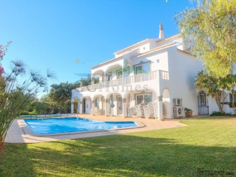 Attractive Villa with good Rental..