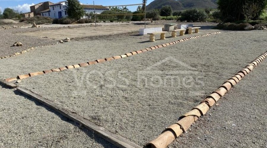 NEW LISTING TO VOSS HOMES - A huge, stunning, approx 490m2.. - 18