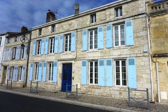 Mansion - Tonnay Charente - District :..