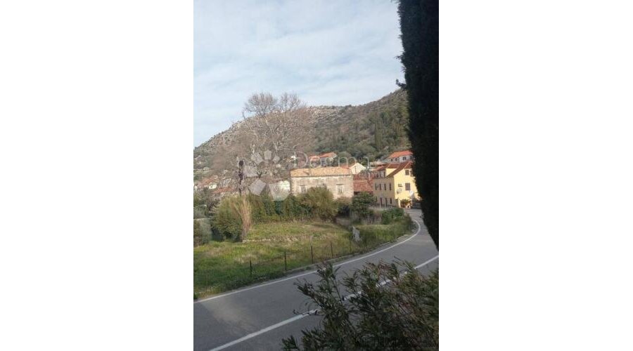 Atraktivno građevinsko zemljište s pogledom na more - Trsten