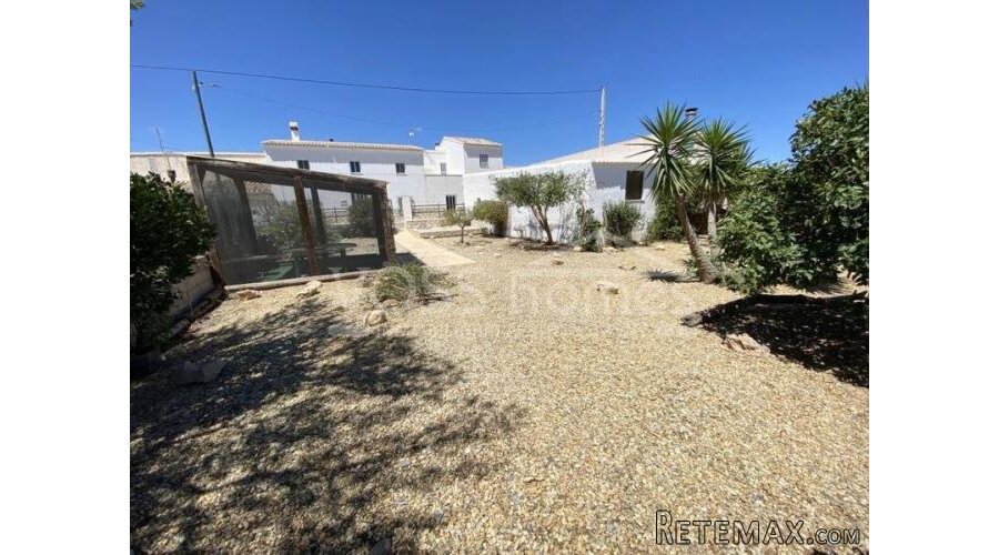 NEW & EXCLUSIVE TO VOSS HOMES - A Large bed & breakfast.. - 3