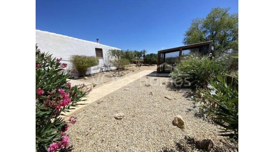 NEW & EXCLUSIVE TO VOSS HOMES - A Large bed & breakfast.. - 4