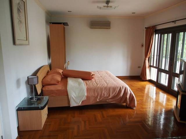 Ideal family house in the center of.. - 2