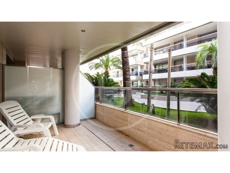 Ground floor apartment with big terrace