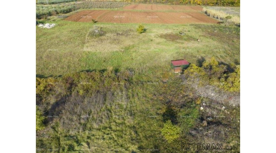 Poreč – 4 građevinske parcele (800–900 m²) na mirnoj lokaci.. - 2