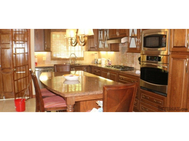 Townhouse For Rent - 2