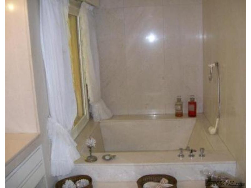 7 Bedroom House - For Rent -.. - 2