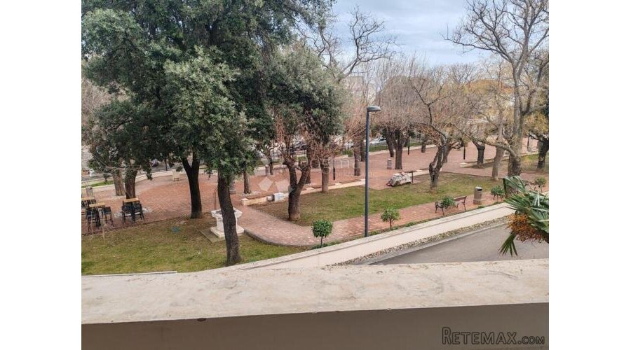 VODICE - kuća u centru blizu mora - dva stana - poslovni pro - 3