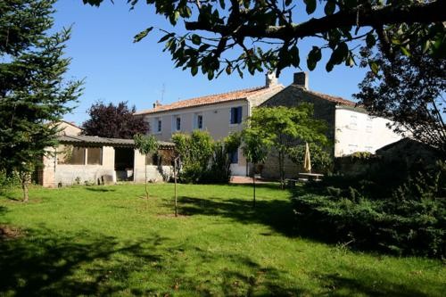 Village Charentaise With Garden And..