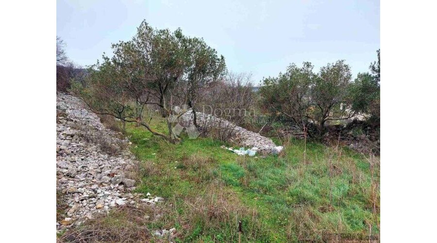 Vrbnik,građevinski teren 1638 m2