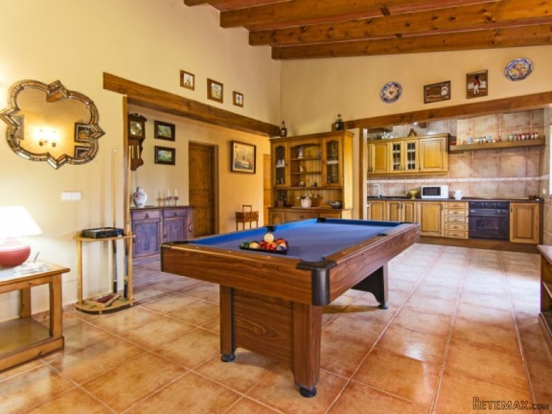 Charming Country Home With Privacy In.. - 2