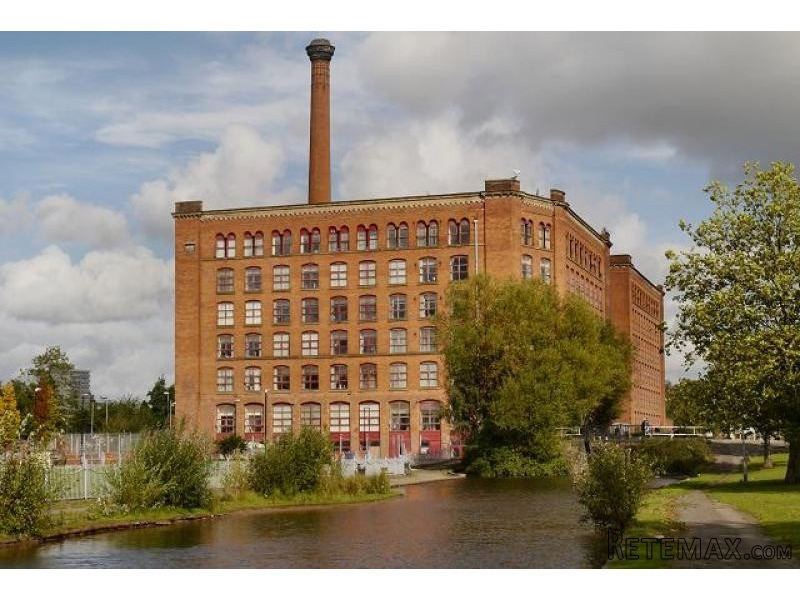 2 Bed Flat For Sale - 2