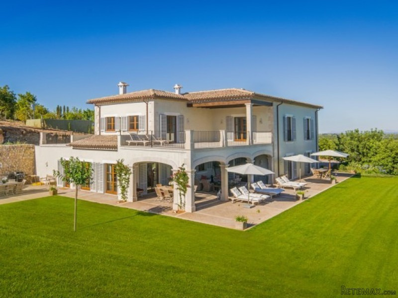 Luxury Country Estate With Panoramic..