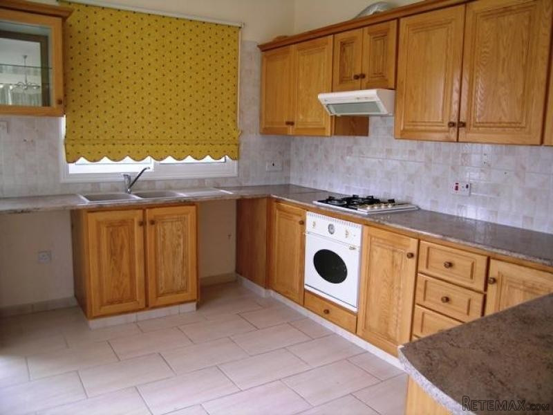 Three Bedroom House For Rent, Mesoyi..