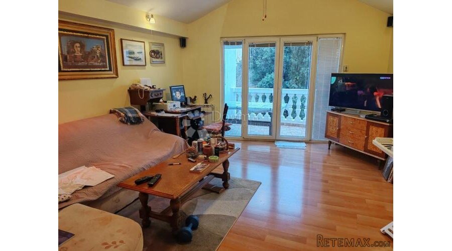 VODICE - atraktivan stan u centru blizu mora - 2