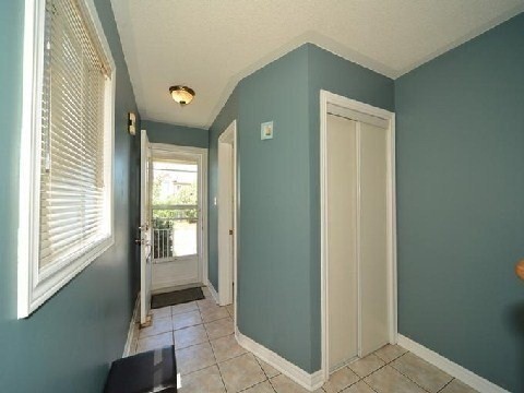 $1,900 W3219388 92 Tessler Crescent.. - 2