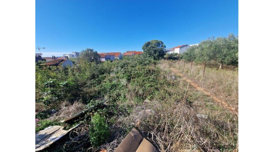 Bili brig - 1427 m2 za 3 stambene jedinice
